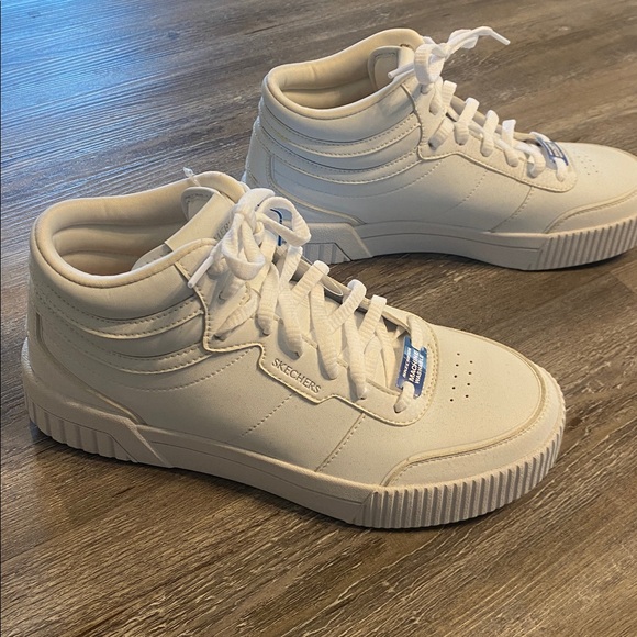 NWT SKECHERS White Court Classics Memory Foam Hi-Top Sneakers 9 - Picture 2 of 9